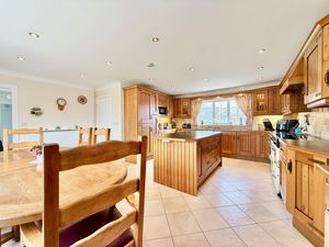 Photo 19- click for photo gallery